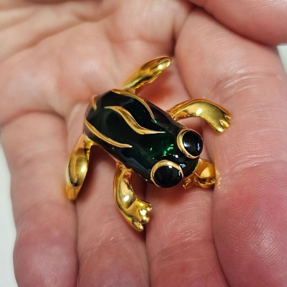 Gold tone green frog brooch